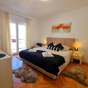 https://sing-apartment.hotelinzadar.com